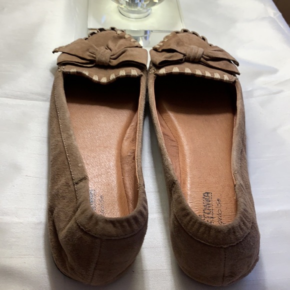 Minnetonka shoe - Picture 2 of 3